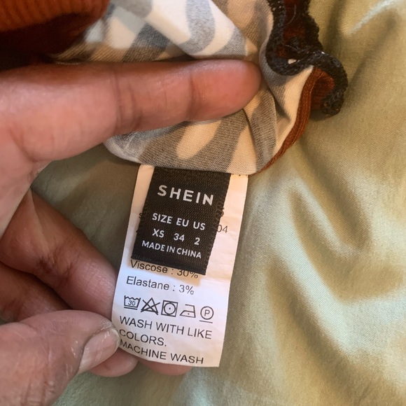 Shein Color Block Crop Top - Picture 4 of 5